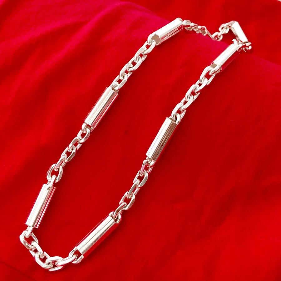 Dây chuyền bạc nam Bạc Quang Thản thiết kế kiểu dây tròn độ dài 50cm, trọng lượng có nhiều lựa chọn chất liệu bạc ta.