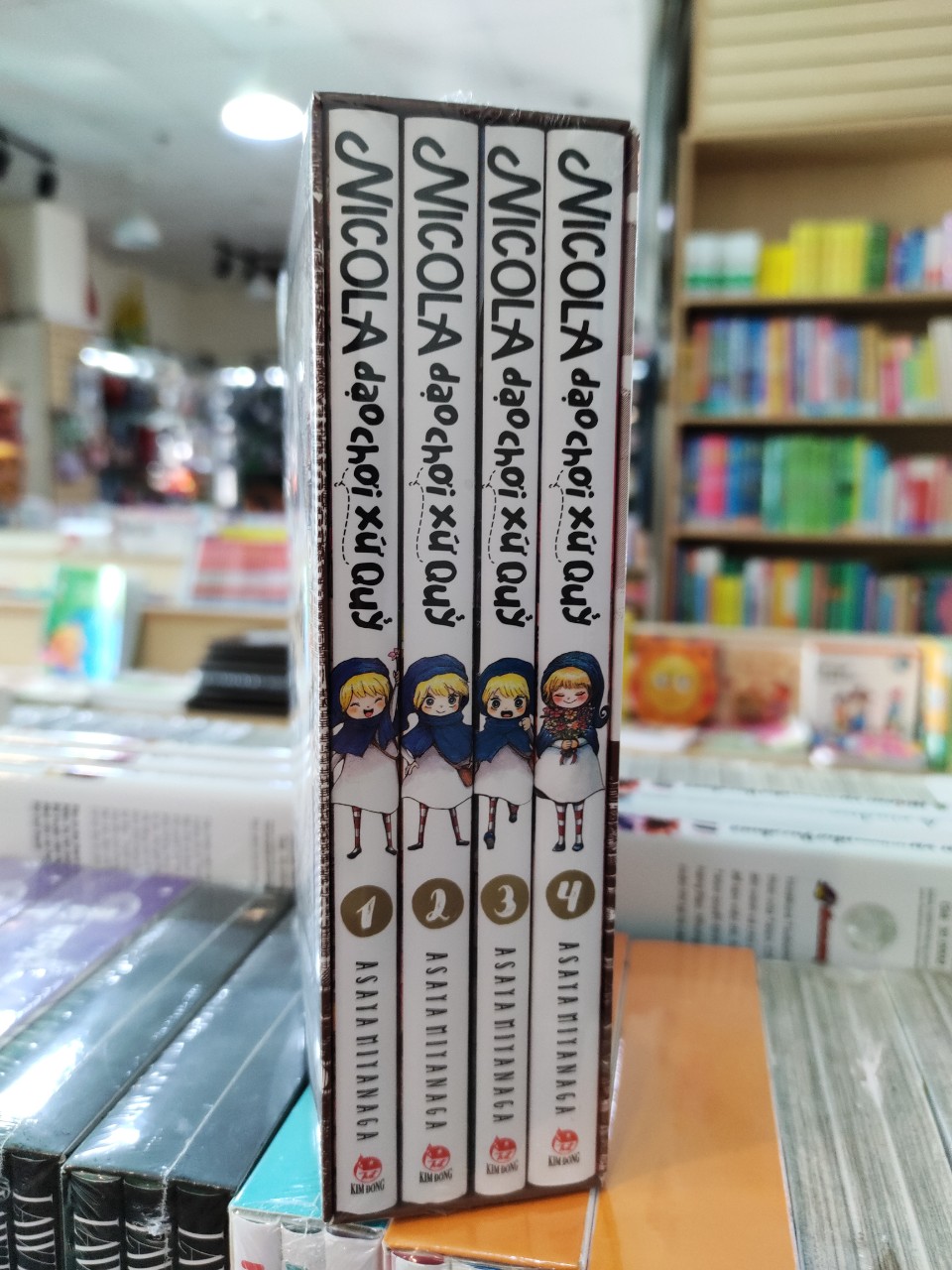 Boxset Nicola Dạo Chơi Xứ Quỷ - Tặng Kèm 2 Thẻ Nhân Vật