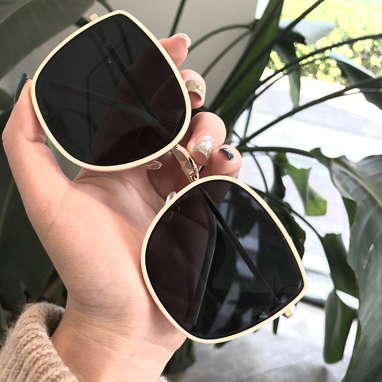 Kính mát Nữ Thời Trang Mắt Mèo viền kim loại tròng Polarized phân cực không vỡ, chống nắng, chống tia UV VINIEL SK32