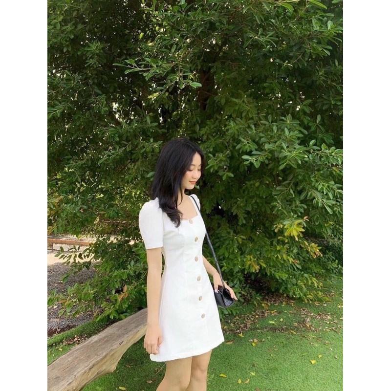 Đầm Cổ Vuông Đính Nút