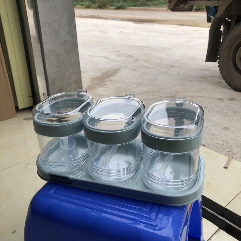 Set 3 hũ đựng gia vị HOKORI nhựa trắng trong suốt kèm muỗng dung tích 700ml