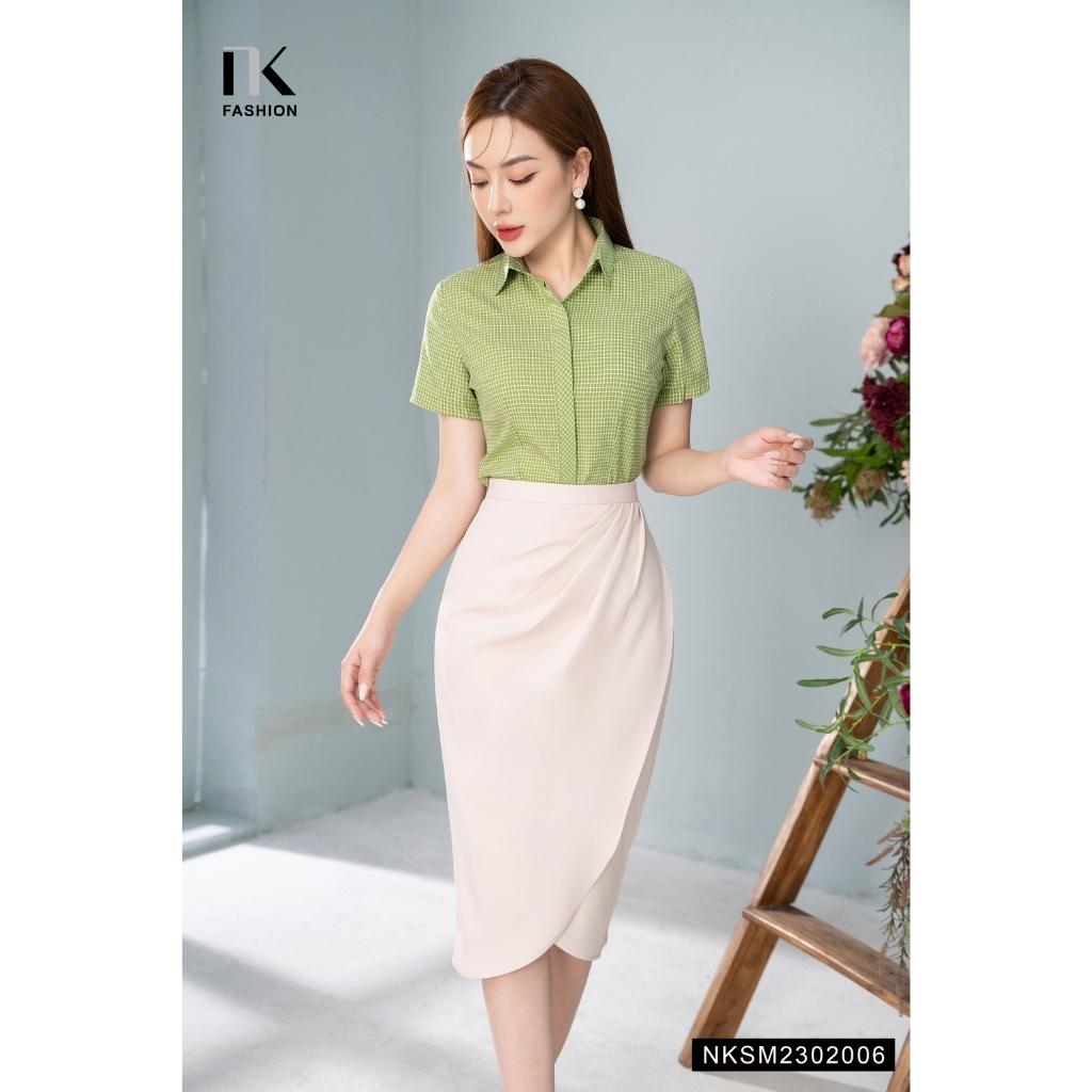 Áo Sơ Mi Ngắn Tay NK FASHION Cổ Đức Phong Cách Công Sở, Chất Vải Nhập Hàn Cao Cấp Không Nhăn NKSM2302006