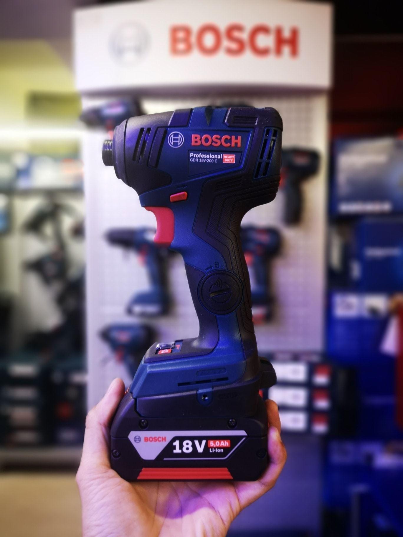 MÁY VẶN ỐC VÍT DÙNG PIN 18V BOSCH GDR 18V-200C - HÀNG CHÍNH HÃNG