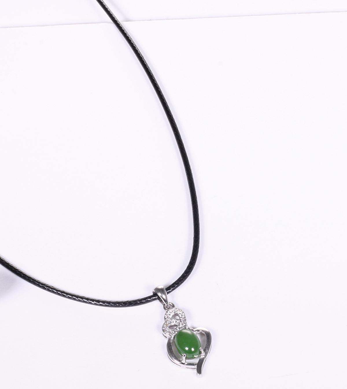 Mặt dây chuyền hoa văn đá ngọc bích mệnh hỏa, mộc - Ngọc Quý Gemstones