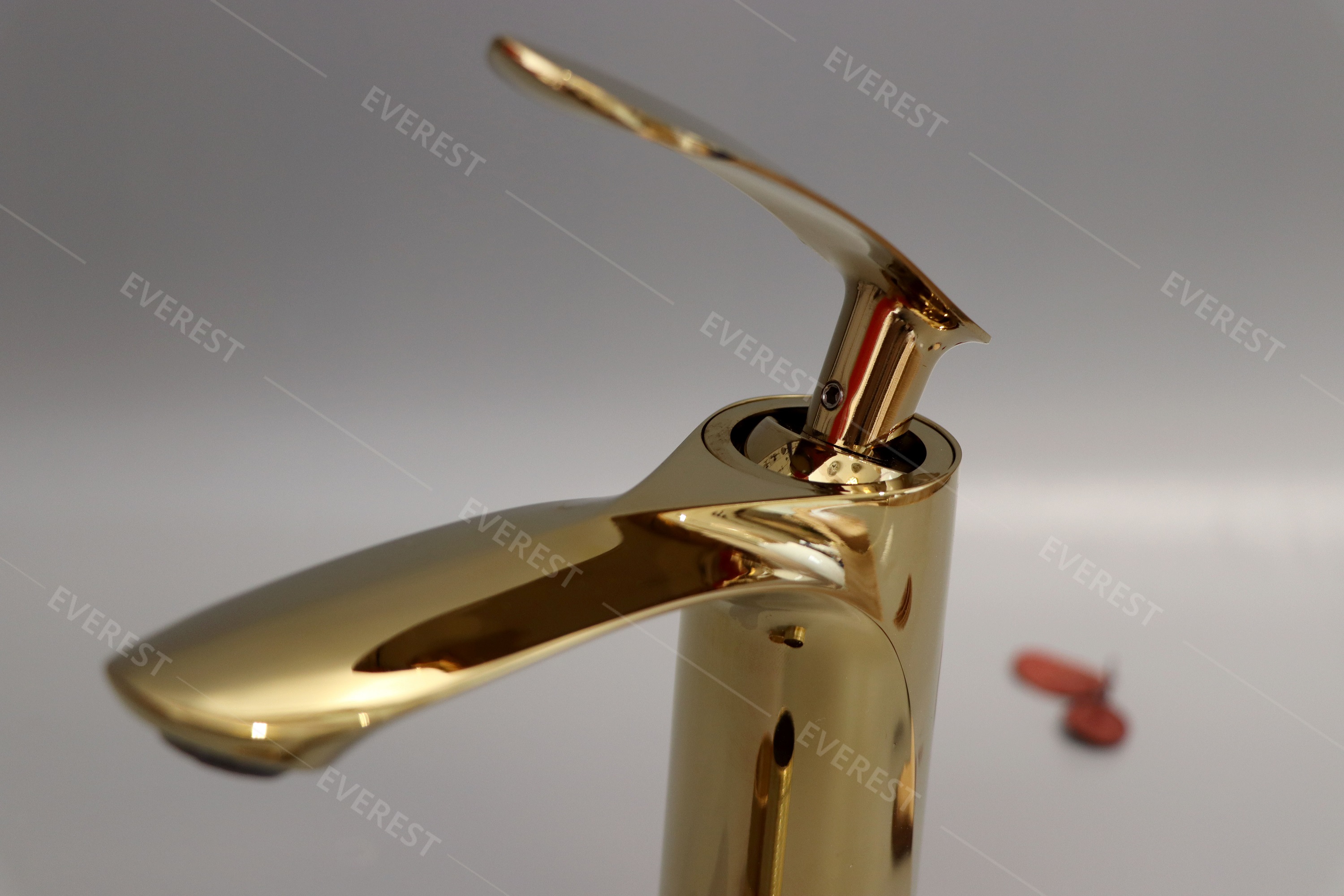 Vòi lavabo mạ vàng EV-MV30