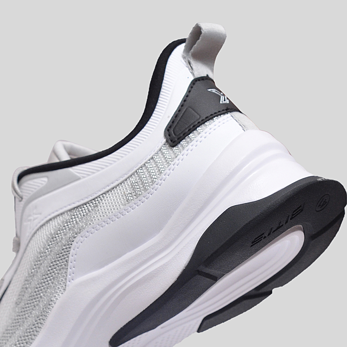 Giày Thể Thao sneaker Nam Biti's Hunter HSM008400TRG (Trắng)