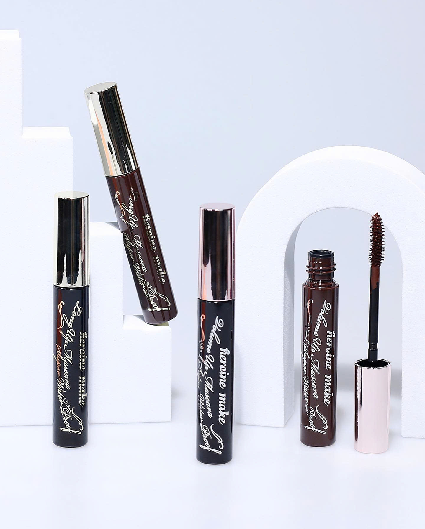 Mascara Kissme Heroine Make Chuốt Mi Dày Và Rậm Lông Mi Chống Trôi ( Không Vỏ Hộp )