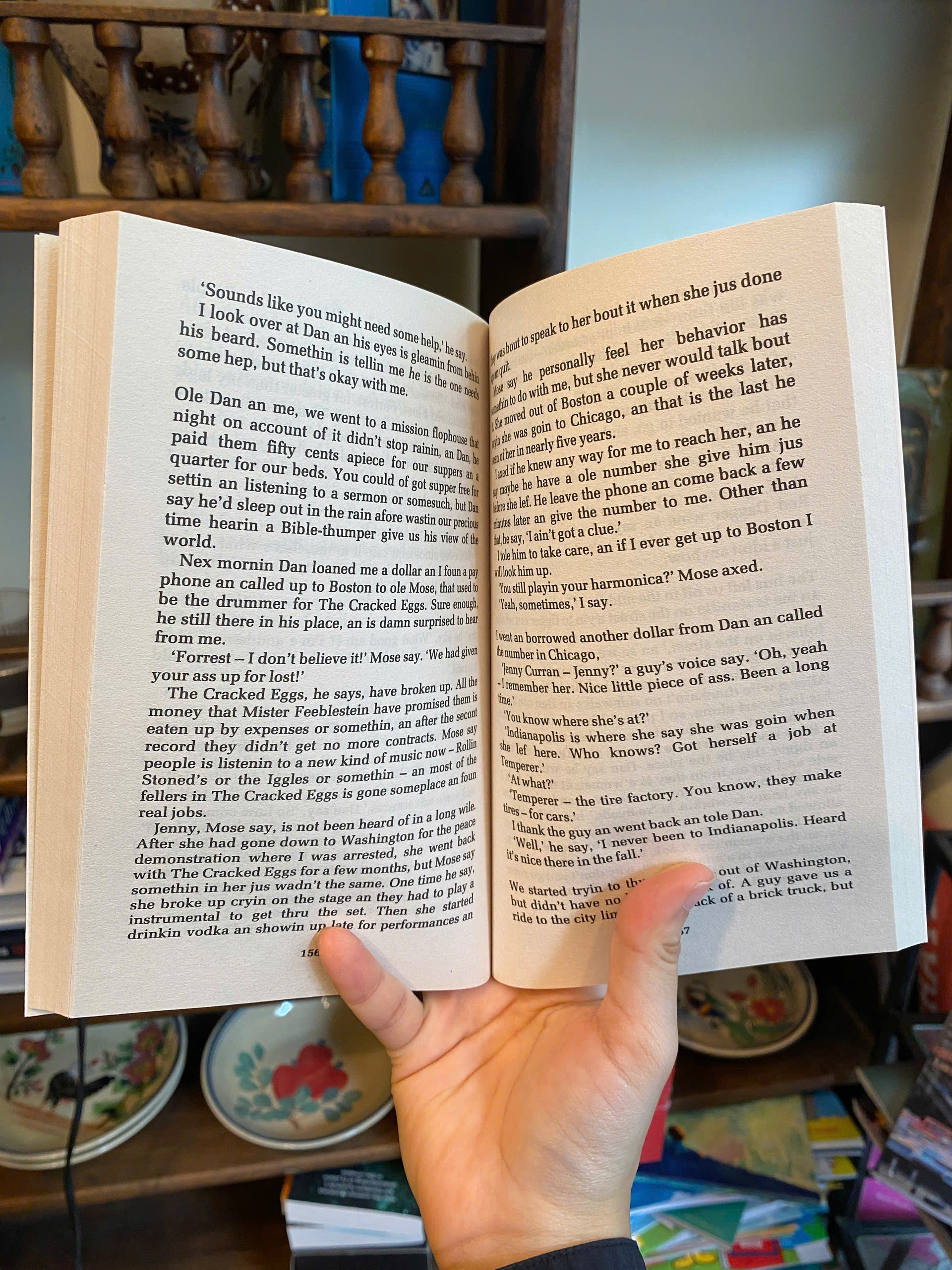 Sách - Forrest Gump by Winston Groom - Fiction/Historical Fiction book in English - Sách Ngoại Văn