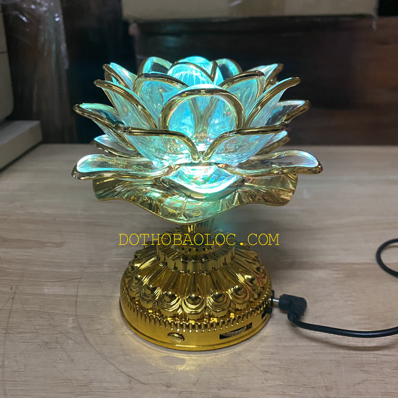 Đèn thờ led bông sen nở đổi màu kết hợp máy đọc kinh Phật nhiều bài cao 13cm