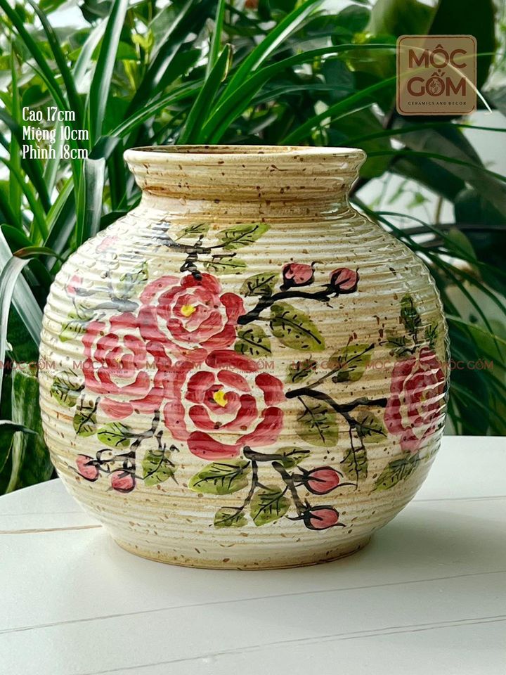 Bình hoa gốm Bát Tràng cao cấp cắm hoa vẽ tay thủ công họa tiết hoa hồng trên nền men mộc vintage trang trí phòng khách đẹp Mộc Gốm