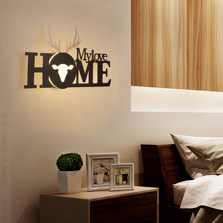 Đèn gắn tường trang trí phòng khách, phòng ngủ hình chữ HOME 12W sáng vàng C6578