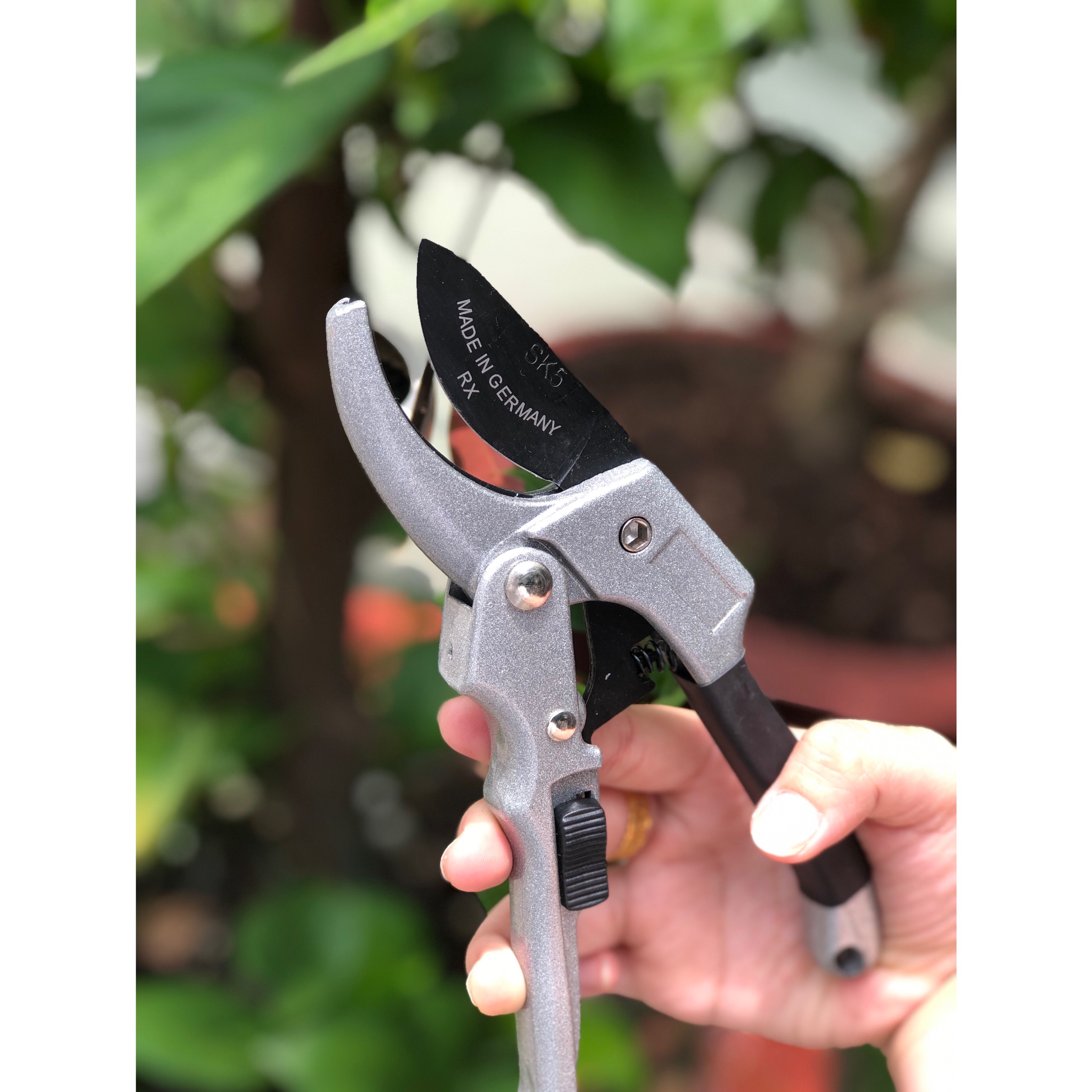 Kéo cộng lực cắt cành chiết cành cao cấp SK-5 làm bằng thép SK-5