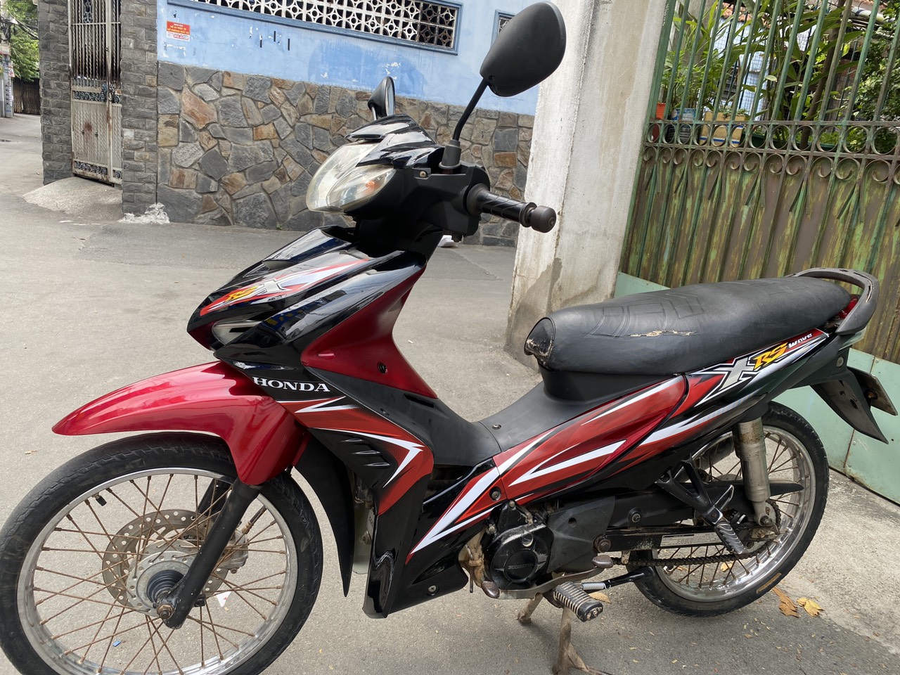 Dàn áo dành cho Honda Wave RSX 110 đời 2010-2012 hàng Việt Nam loại 1 màu Đen và Đỏ