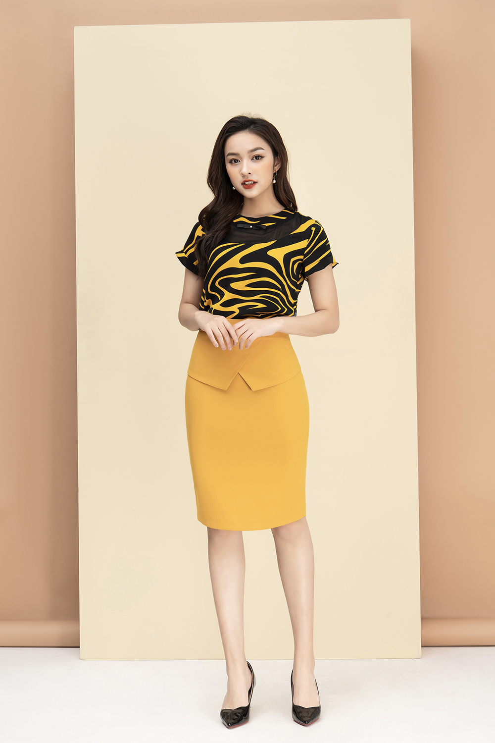 Áo Sơ Mi Nữ Cổ Tròn Ngắn Tay LUPERI LFSM1107 Chất Liệu Lụa Cát Hàn Quốc Cho Nữ Đi Làm Đi Chơi
