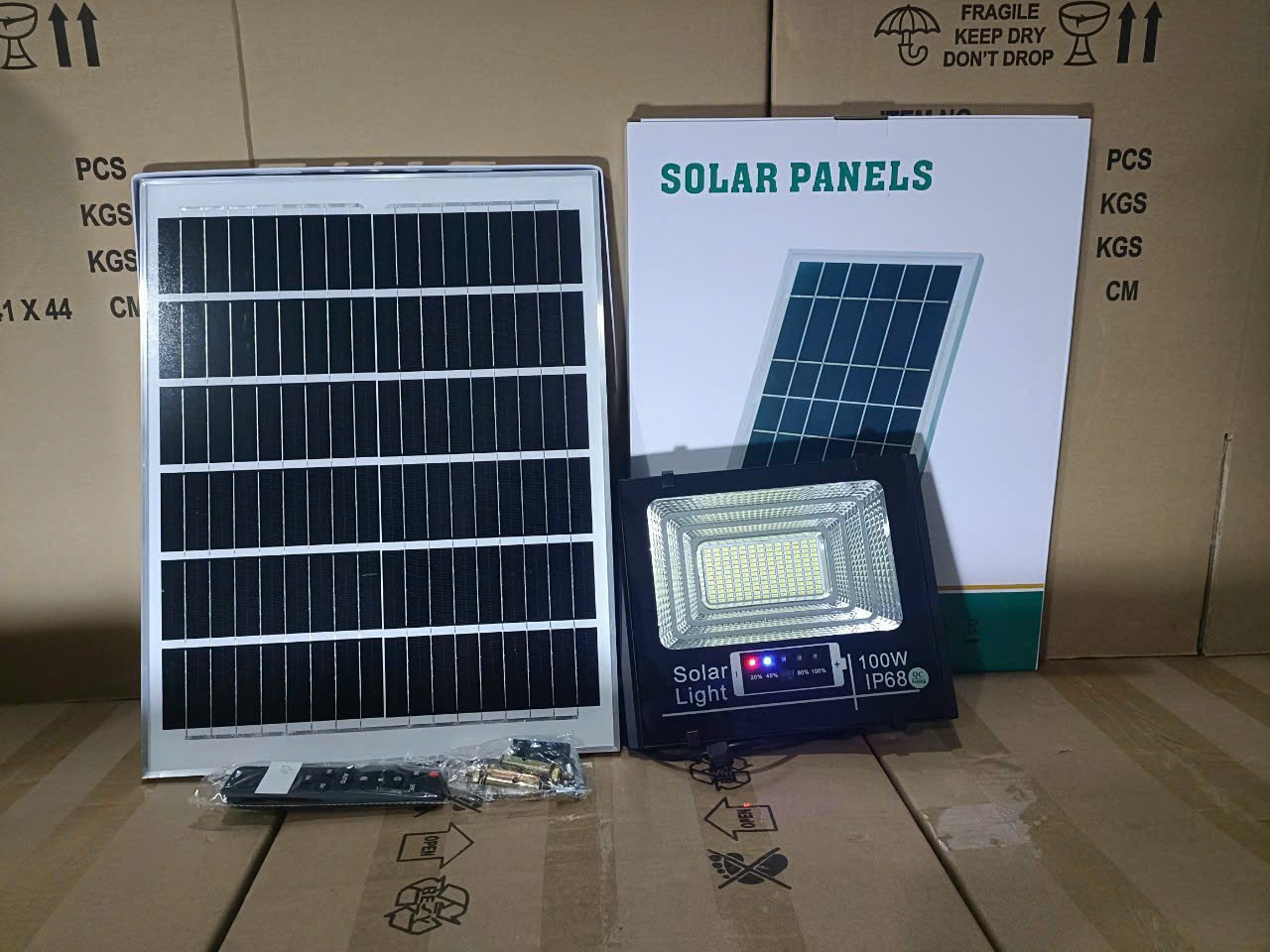 Đèn Pha Năng Lượng Mặt Trời Mẫu Mới 200w IP67