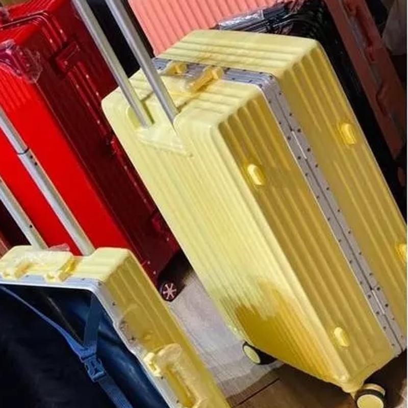 Vali Khung Nhôm Khóa Sập Kèm Áo Bọc Thời Trang 20inch &amp; 24inch - Màu Vàng (Yellow)