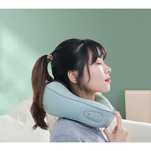 Gối massage cổ thư giãn khi đi máy bay, đi xe pin sạc ST-320A - Có khóa dán cố định máy với cổ | OKbuy