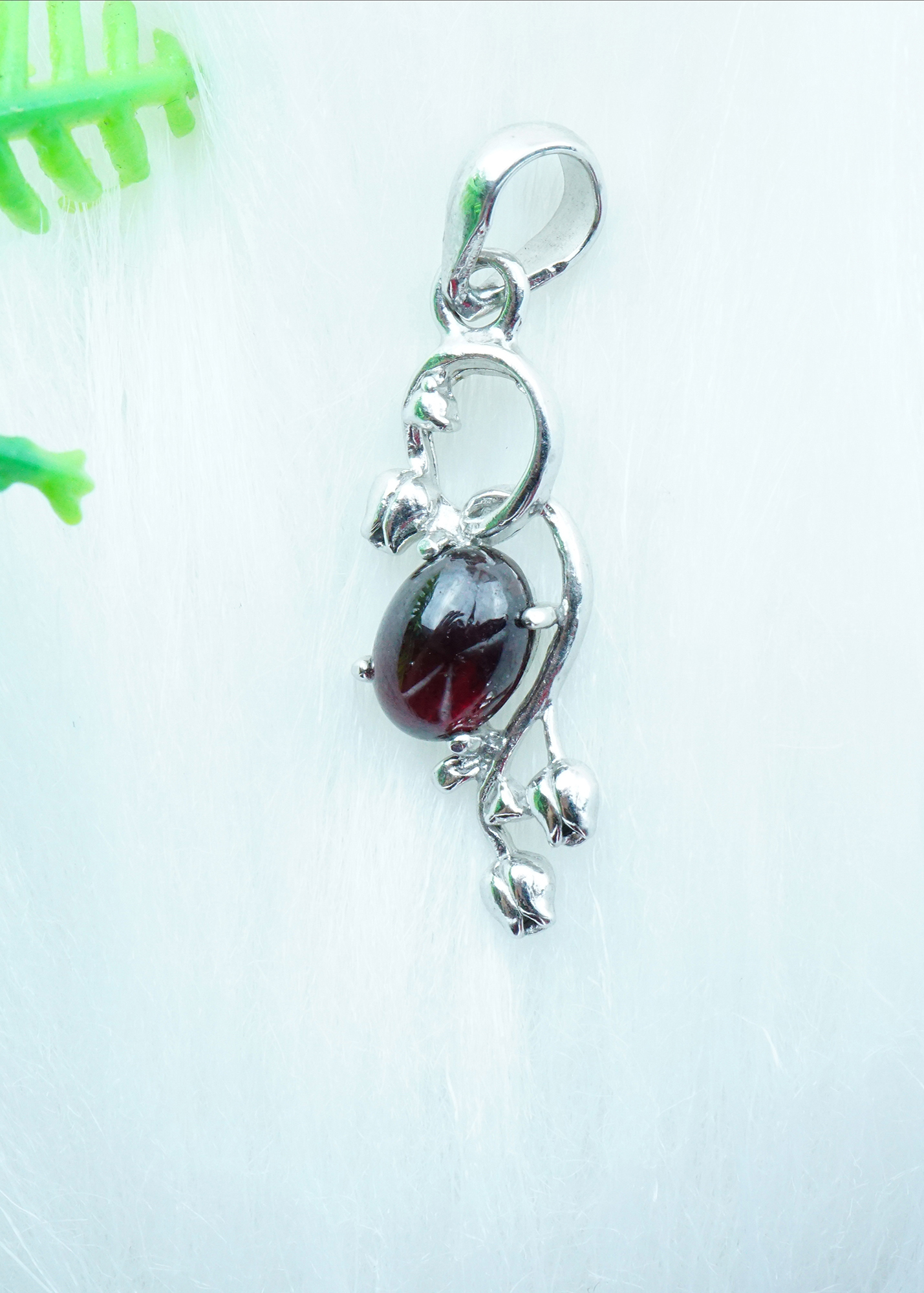 Mặt dây chuyền bạc 925 đính đá Garnet ngọc hồng lựu tự nhiên kiểu hoa tulip MDG6