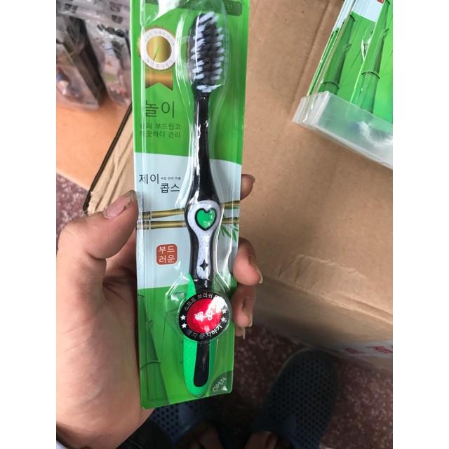 Sỉ 30 chiếc bàn chải cây trúc than hoạt tính 712