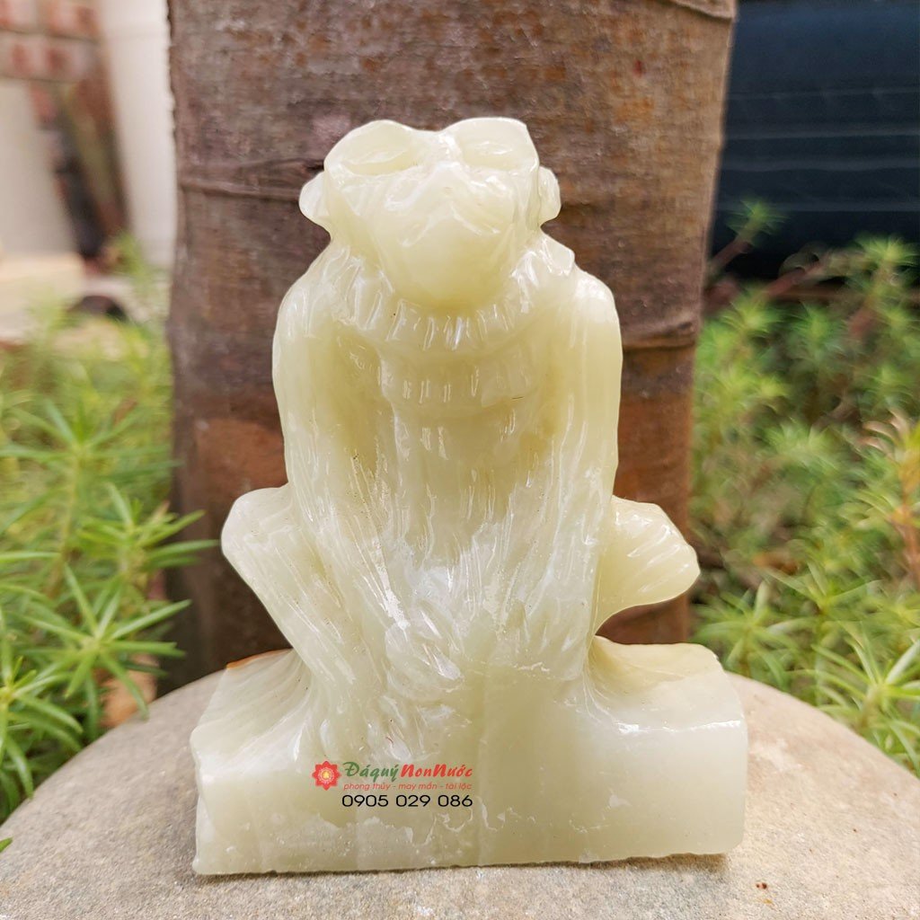 Tượng khỉ đá tuổi Thân 12 con giáp phong thủy đá ngọc Paksitan 8cm đá Non Nước