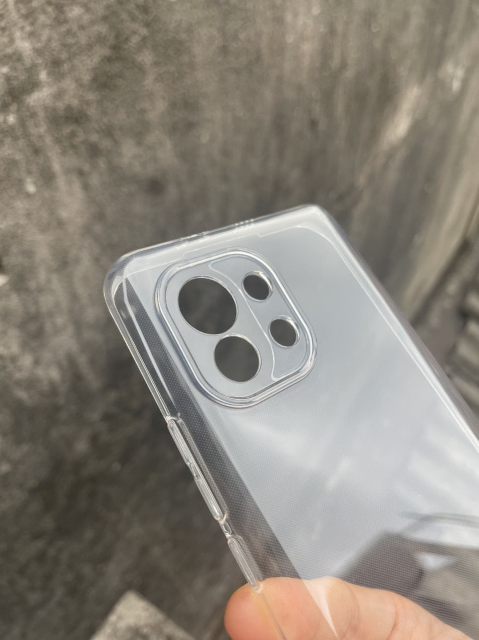 Ốp lưng silicon cho Xiaomi Mi11 - hãng Gor trong suốt có gờ bảo vệ camera Hàng nhập khẩu