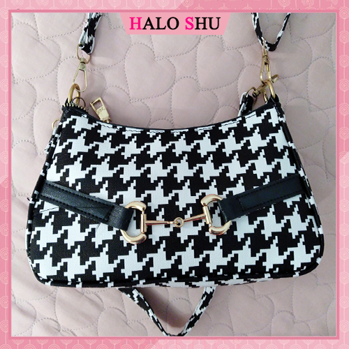 Túi xách nữ, túi cắp nách khoá móc chất da hoạ tiết đen trắng phù hợp đi chơi HALO SHU size 22 mã DC0054