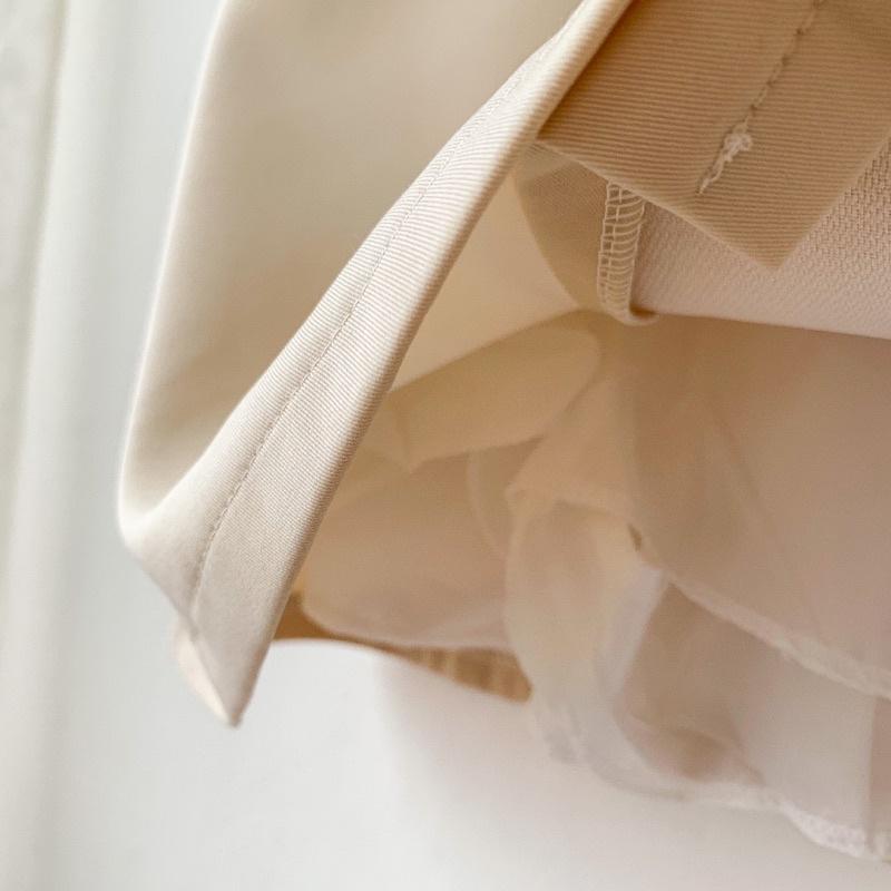 Chân váy vạt xẻ