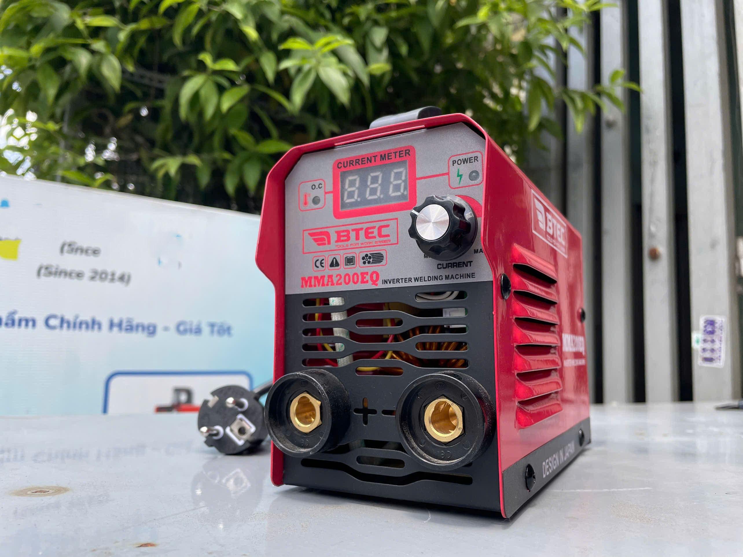 MÁY HÀN QUE 2.5MM 200A BTEC MMA-200EQ- HÀNG CHÍNH HÃNG