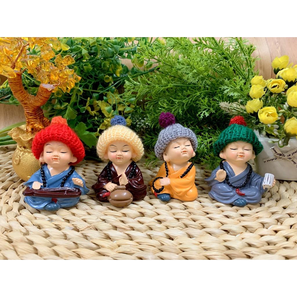 Bộ 4 tượng Chú Tiểu Cầm Kỳ Đội Nón Len