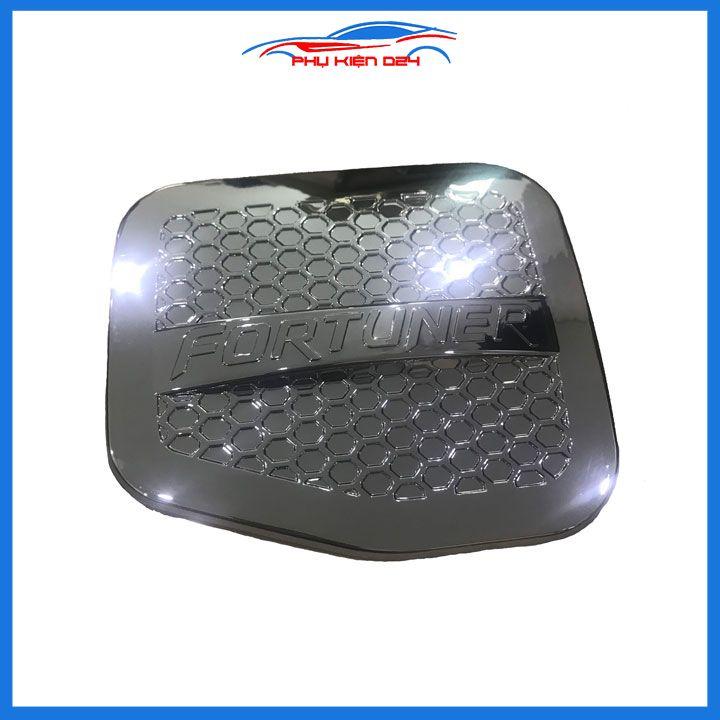 Ốp nắp xăng Fortuner 2006-2007-2008-2009-2010-2011-2012-2013-2014-2015 mạ crom mẫu tổ ong chống trầy trang trí ô tô