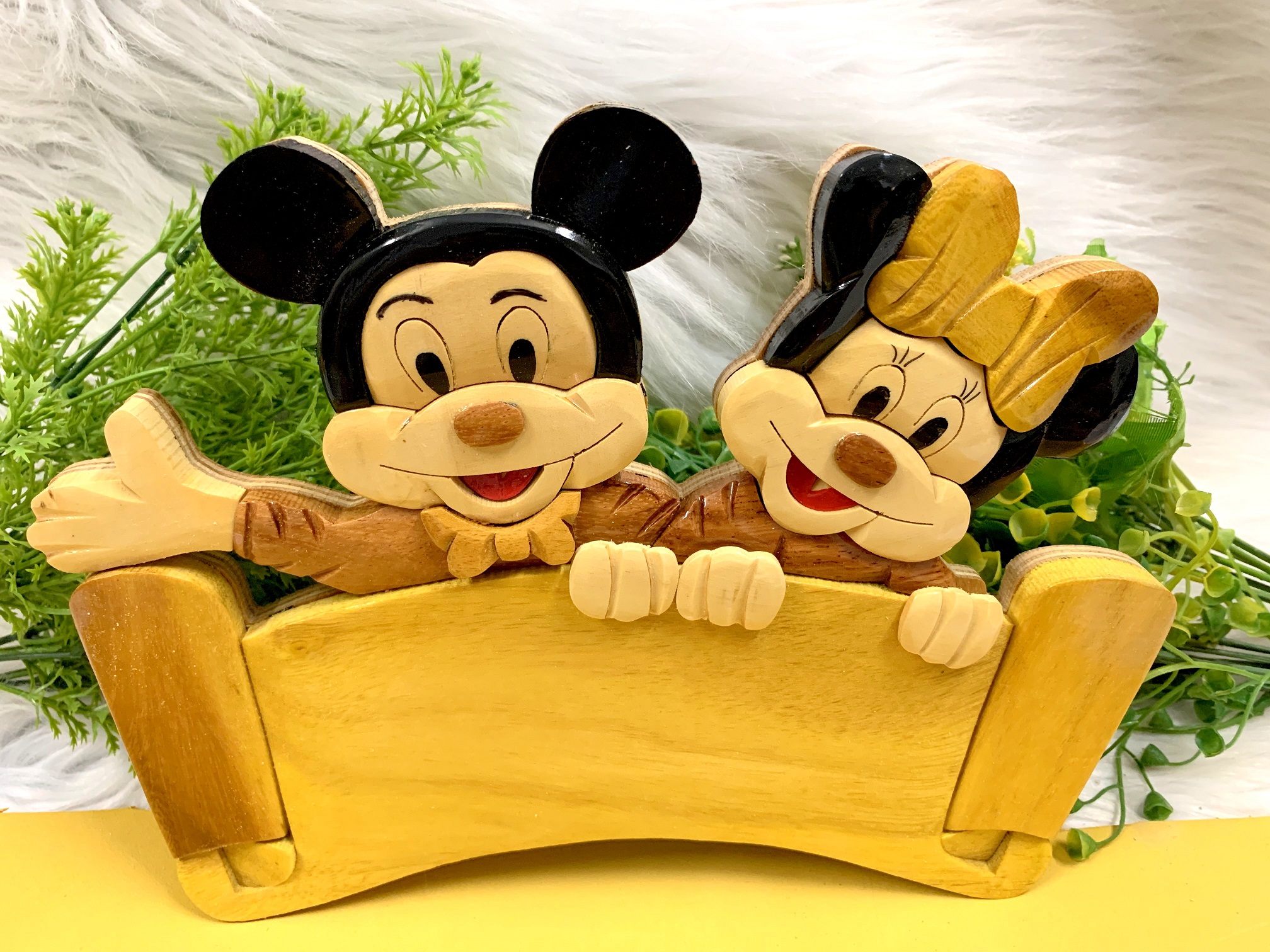 Tranh Gỗ Treo Tường Chuột Mickey Trang Trí Không Gian