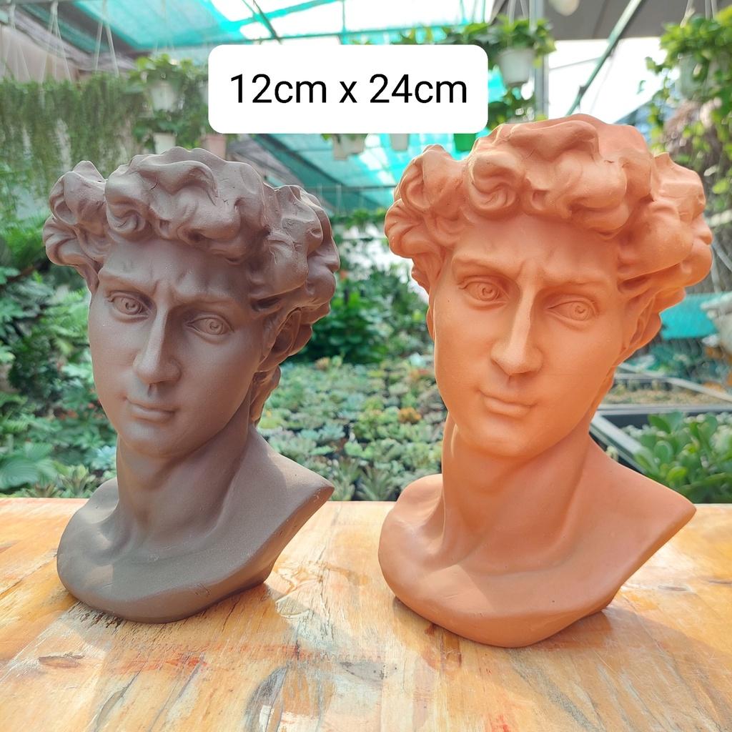 Chậu đất nung Bình Dương - Chàng trai David, miệng chậu 12cm,chiều cao 24cm