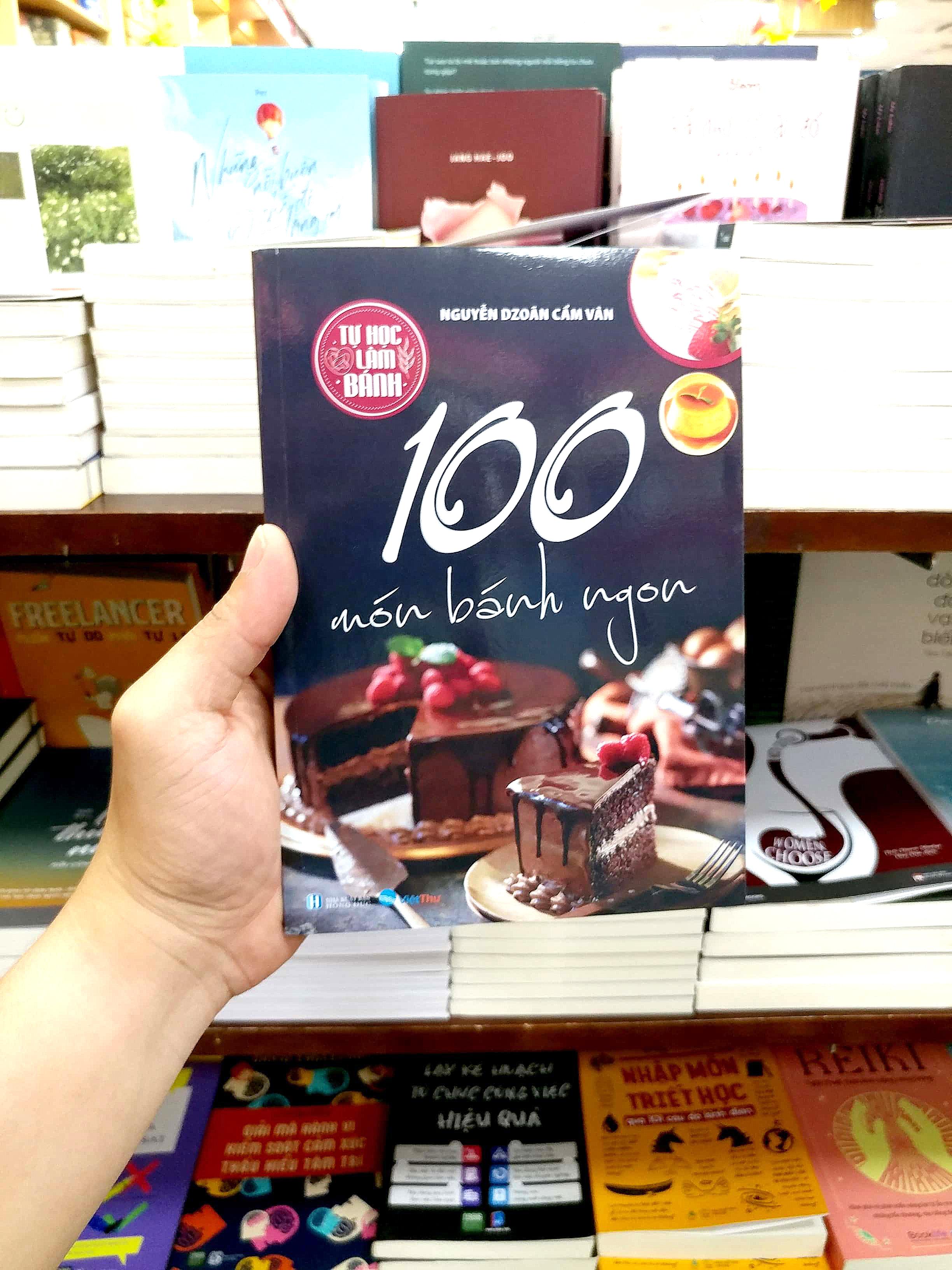Tự Học Làm Bánh - 100 Món Bánh Ngon (Tái Bản 2023)