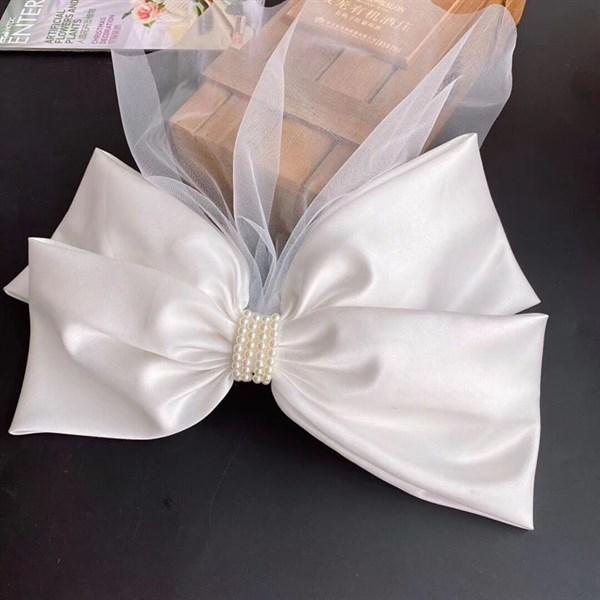 Nơ phi bóng lớn kèm voan ngắn cài tóc cô dâu sp220679