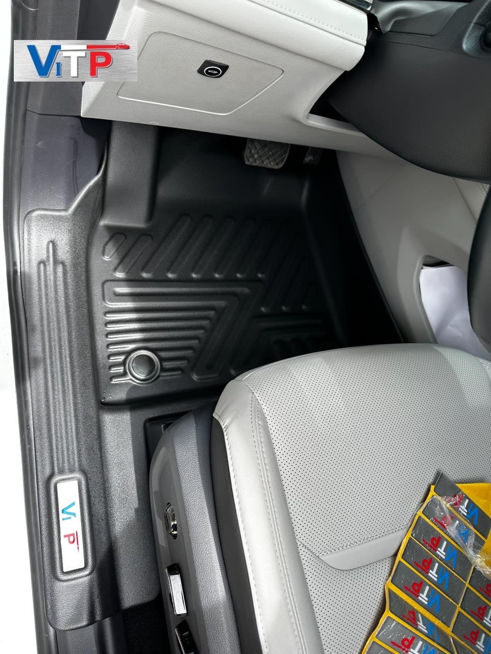 Thảm Sàn ViTP Ford Territory Nhựa Đúc Khuôn Cao Cấp