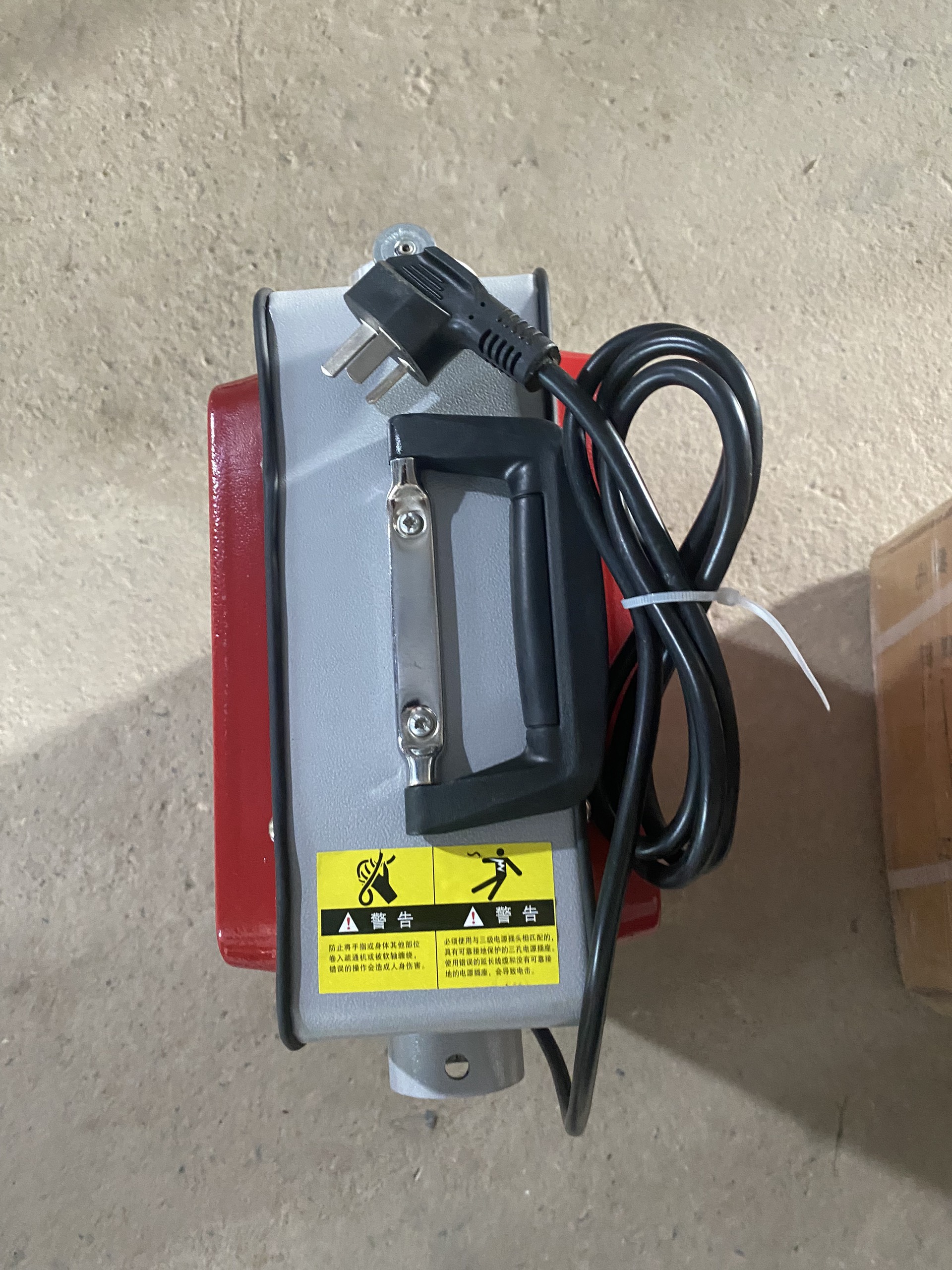 Máy thông tắc cống GQ100-1000w tặng kèm cuộn dây lò xo phi 16 dài 15m và 4m mét cuộn dây lò xo phi 8