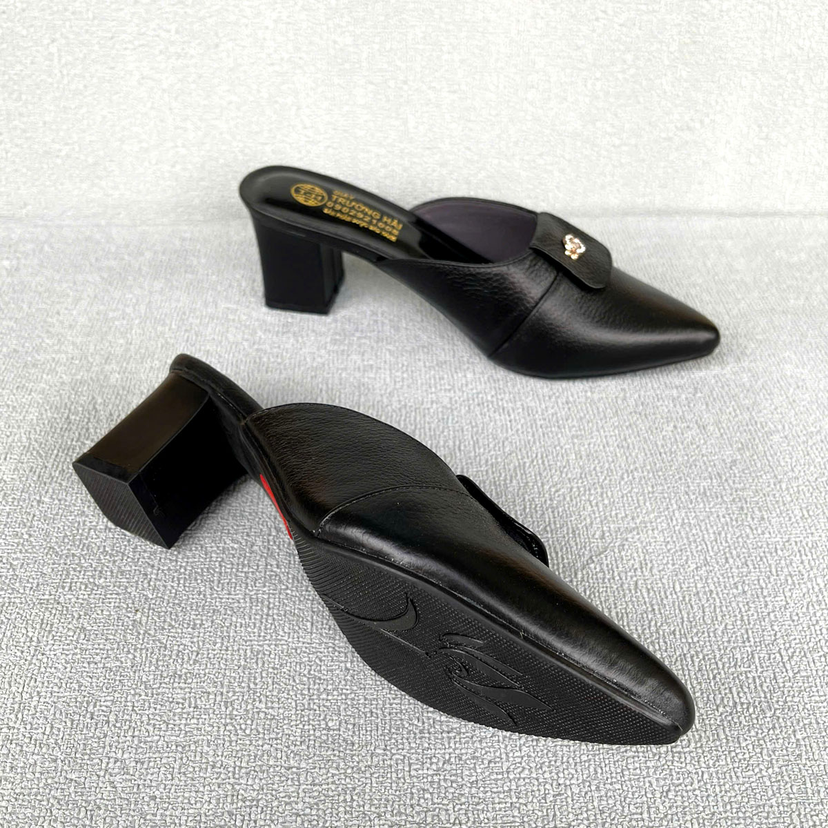 Sục nữ cao gót 6cm Trường Hải mũi nhọn da bò màu đen mềm mại F5