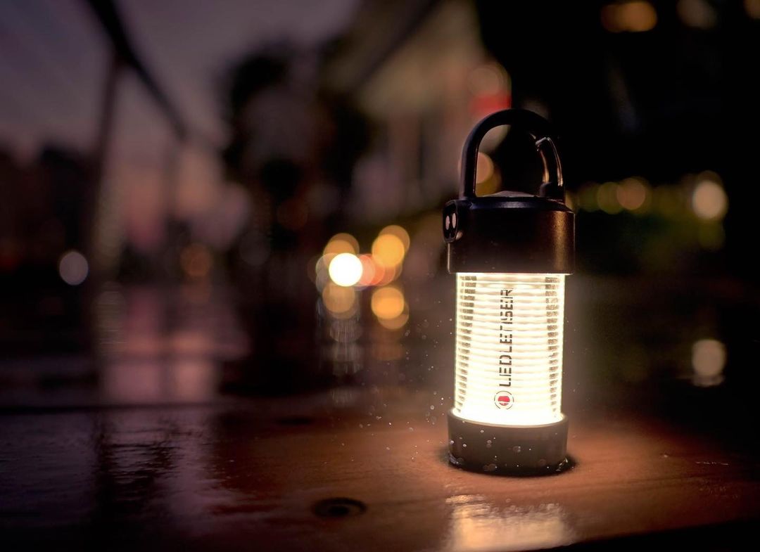 Đèn pin cắm trại Led Lenser ML4 300 lumens