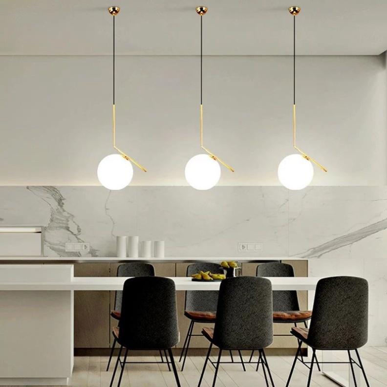 Đèn thả trang trí phong cách Bắc Âu thân vàng cầu đục D150