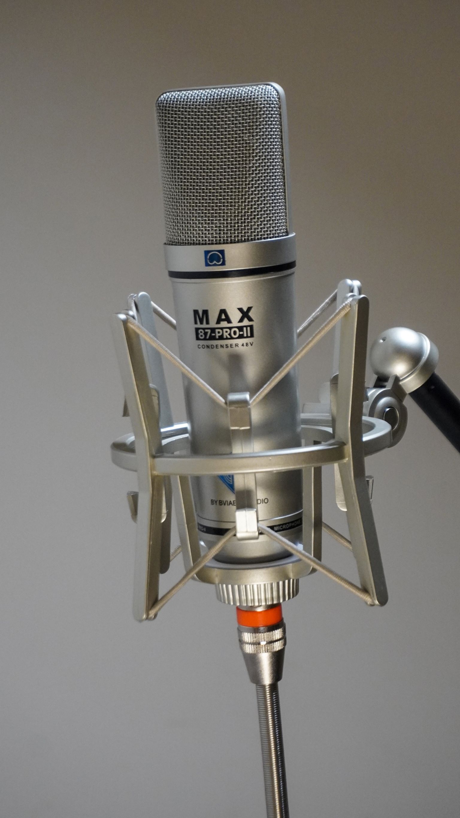 Mic thu âm Max 87-Pro-II - Micro 48V thu âm chuyên nghiệp - Condenser microphone - Dùng cho phòng thu, livestream, karaoke online - Tương thích nhiều loại soundcard, mixer - Thiết kế tinh tế, sang trọng - Hàng nhập khẩu