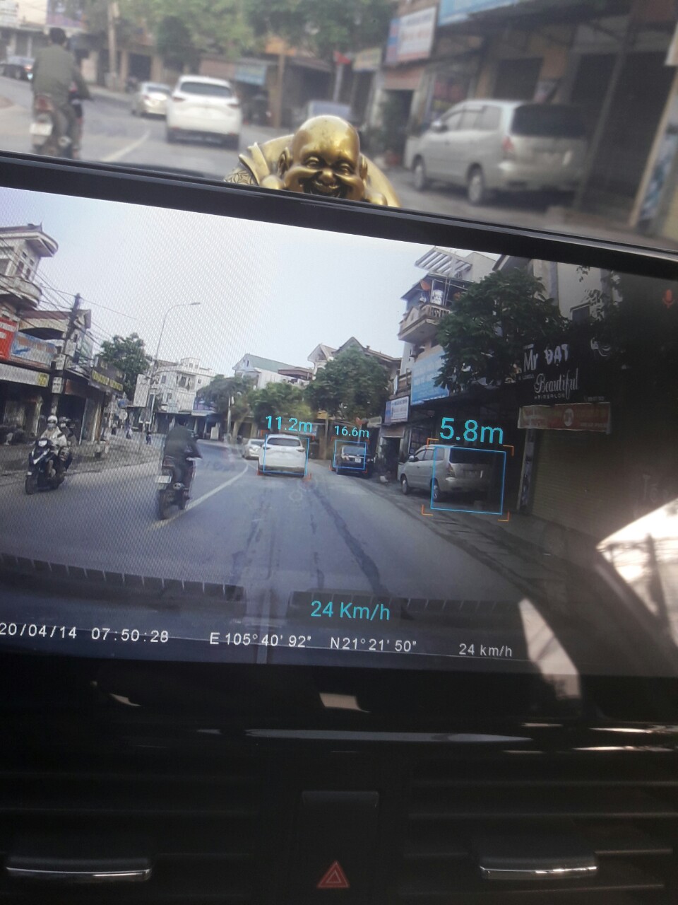 Chia sẻ: CAMERA HÀNH TRÌNH U6 ANDROID Full HD Siêu nét GPS/ADAS hỗ trợ lái xe thông minh, Kết Nối Đầu DVD Màn Hình Android Cho XE