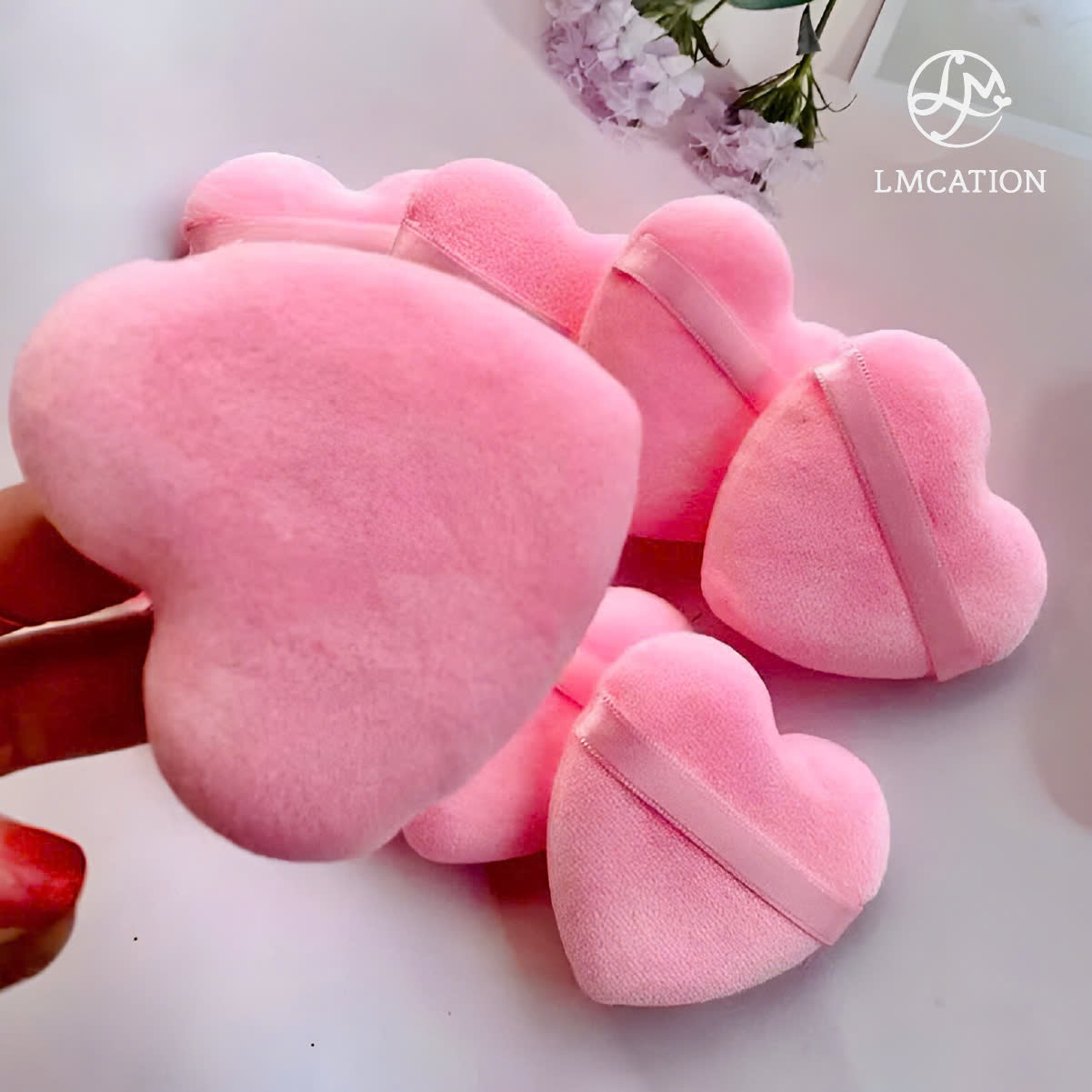 Bông dặm phấn phủ trái tim LMcation
