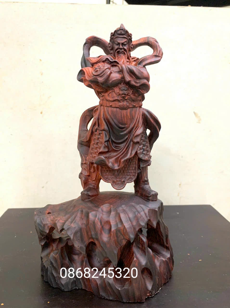 Tượng quan công trấn ải bằng gỗ trắc đỏ đen cực đẹp kt cao 24×11×7cm