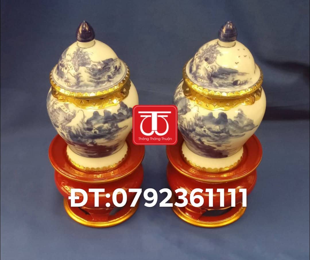 ĐÔI CHOÉ CAO 27CM BỊT ĐỒNG VẼ SƠN THUỶ KÈM ĐẾ GỖ SƠN SON THẾP VÀNG.