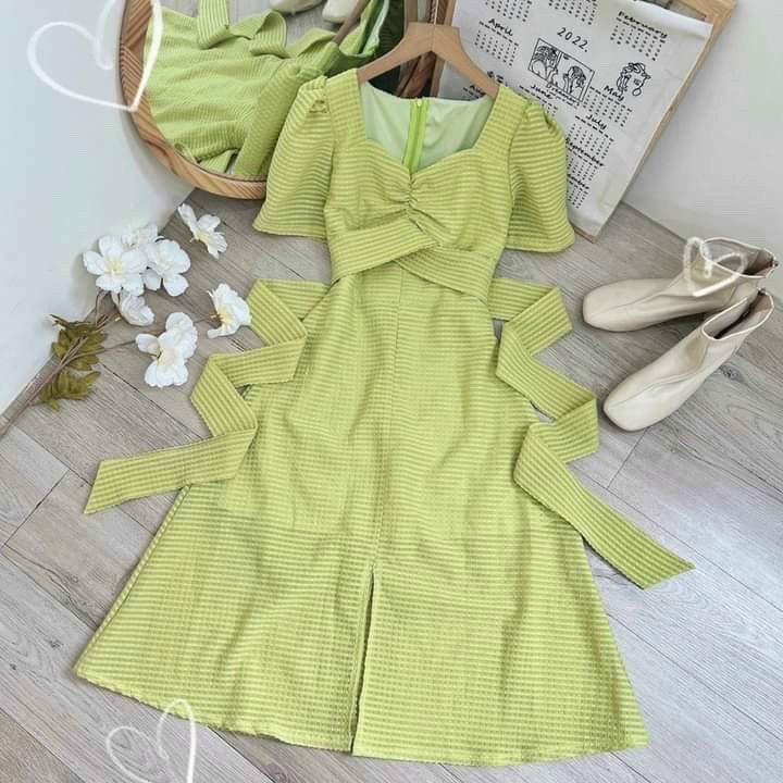 ĐẦM XOÈ CHÉO DÂY CỘT EO 13134