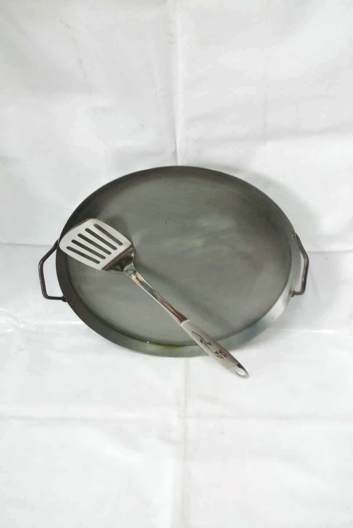COMBO 1 CHẢO THÉP HAI QUAI CHIÊN BÁNH BỘT,CHIÊN CƠM,CHIÊN NUI,MÌ XÀO BÒ+ 1 SẠN LẬT RÃNH INOX CAO CẤP.