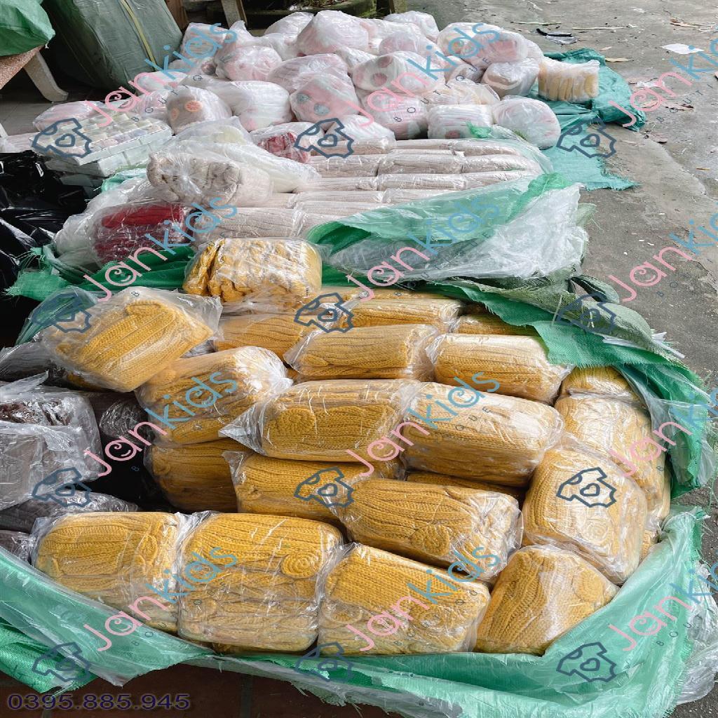 Mũ len tai mickey buộc dây cho bé