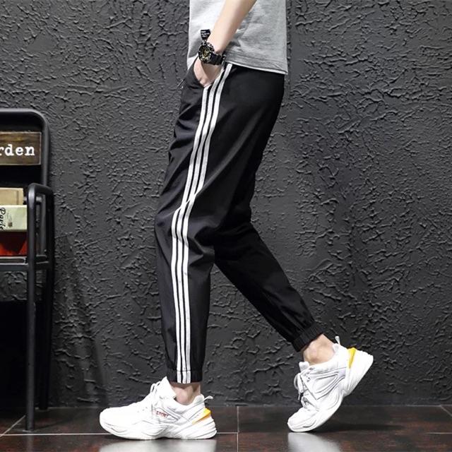 QUẦN JOGGER THỂ THAO SỌC TRẮNG
