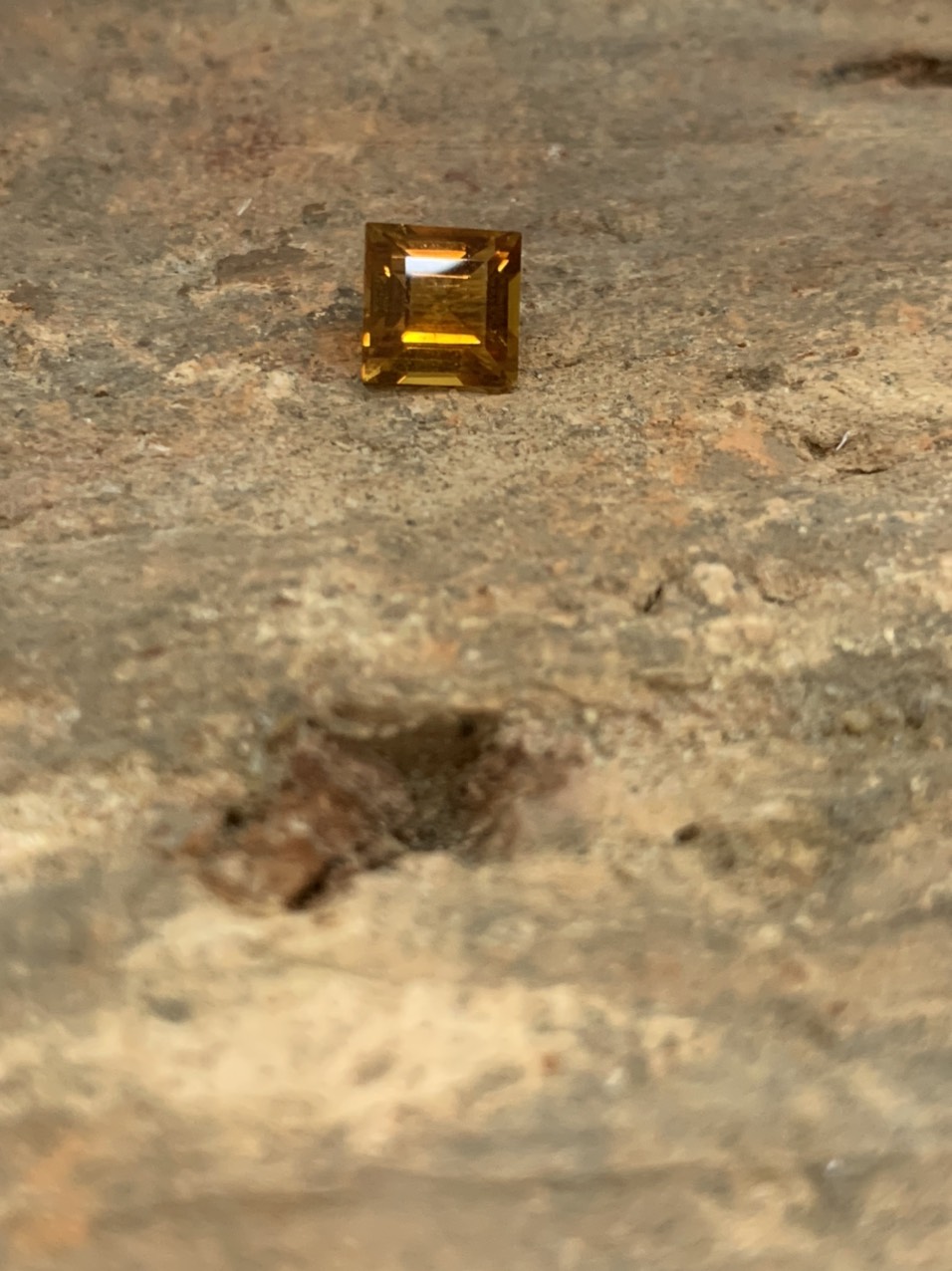 Viên đá thạch anh vàng (Citrine) thiên nhiên_HA-G000499