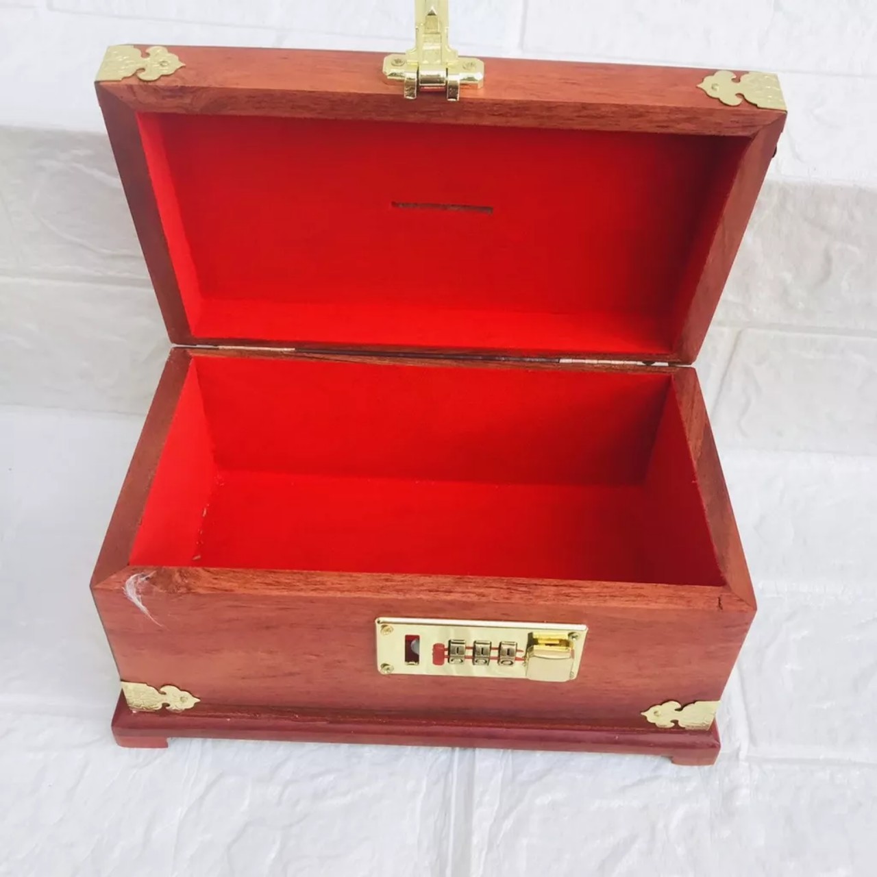 Hộp đựng tiền tiết kiệm có khoá cao cấp bằng gỗ hương,hộp đựng con d##ấu trạm mã đáo thành công